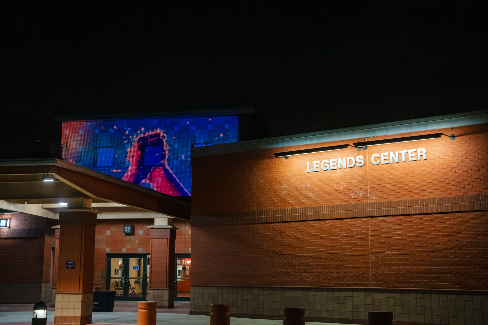 DSC05607 Projection display on the Legends Center in Jacksonville Florida