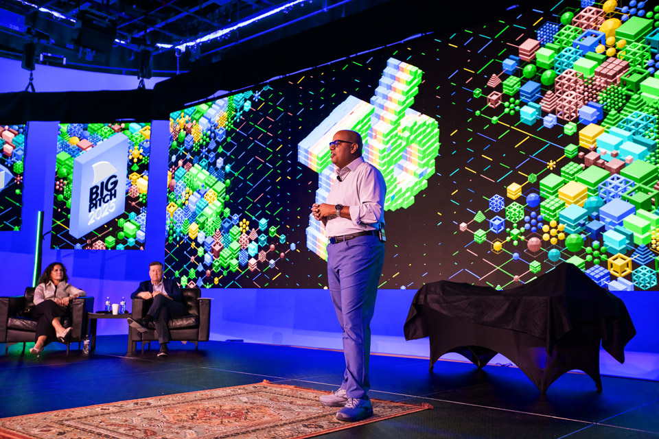 Graphic-Image-2 A graphic display of custom, generative animations being displayed on a large scale custom LED wall